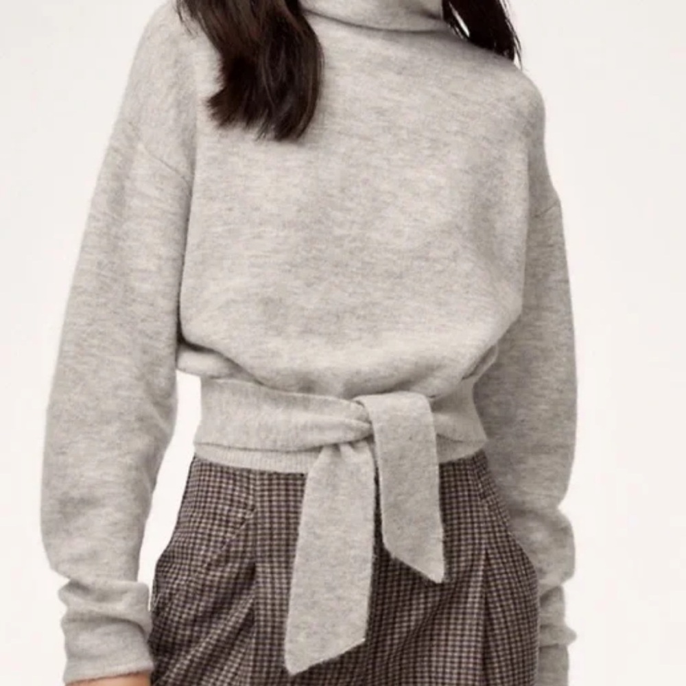Wilfred Soft Heather Gray Sweater with tie